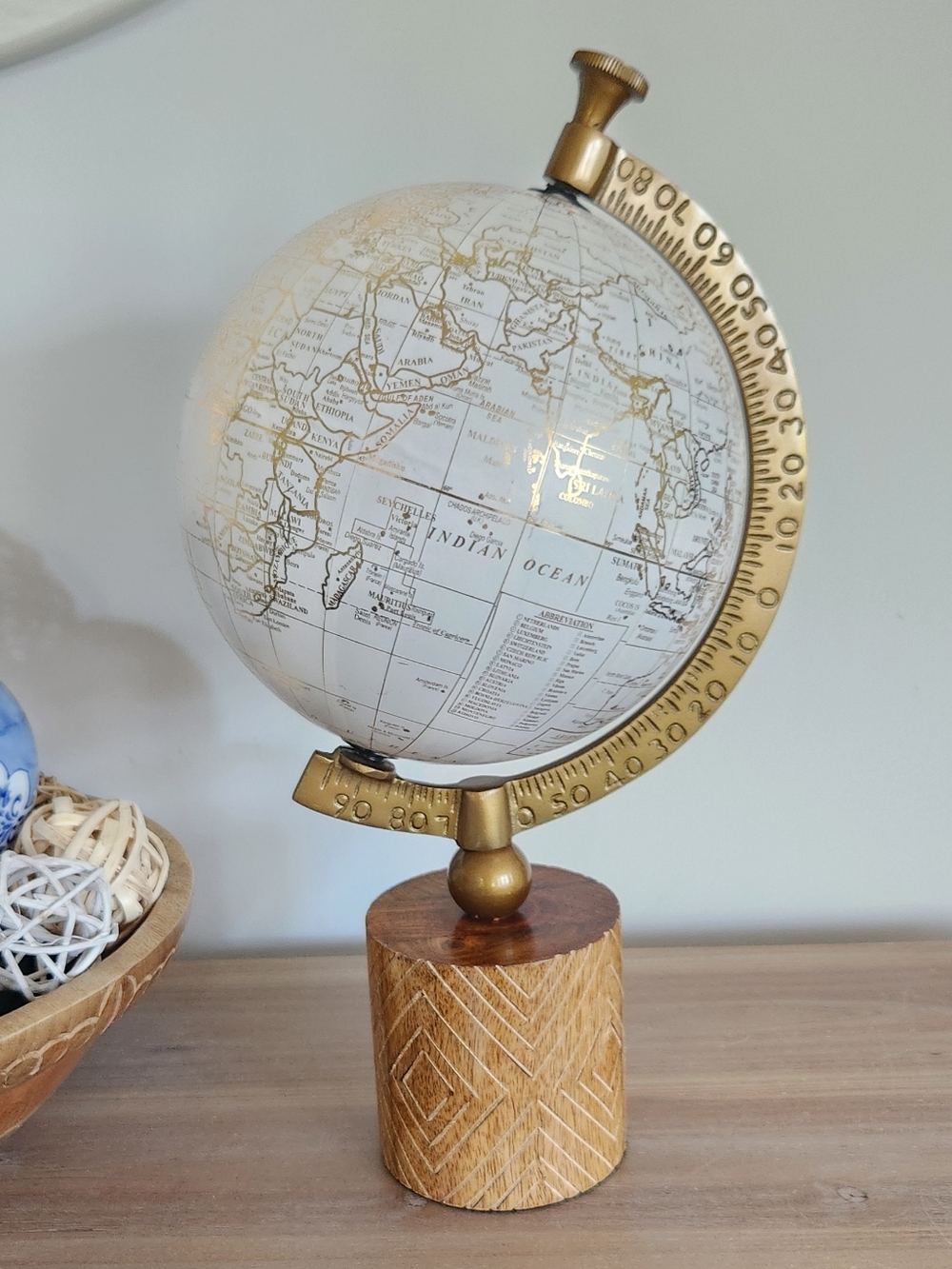 ​🌎 Elegant White & Gold Decorative Desktop Globe 15 Inches Tall Executive Look - Picture 7 of 16